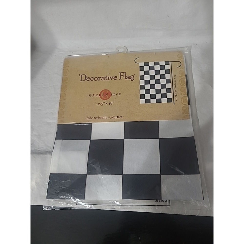 Garden-Sized Checkered Decorative flag 12.5" x 18"